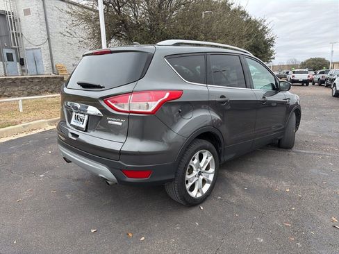 Used 2016 Ford Escape Titanium image 3