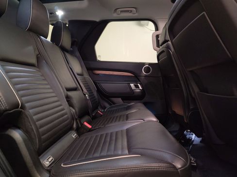 Used 2018 Land Rover Discovery HSE Luxury image 30