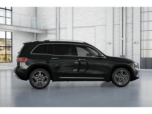 New 2026 Mercedes-Benz GLB 250 image 17