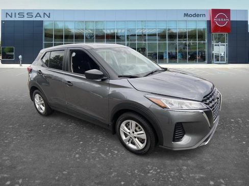 Used 2024 Nissan Kicks S FWD image 3