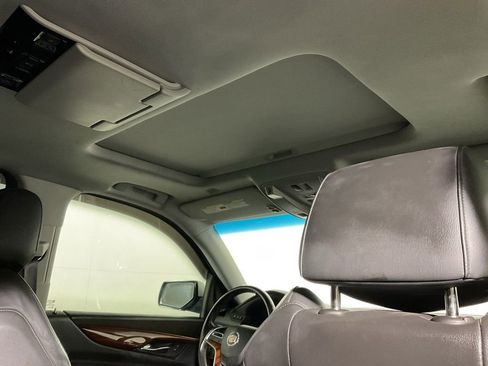 Used 2015 Cadillac Escalade ESV Luxury image 3