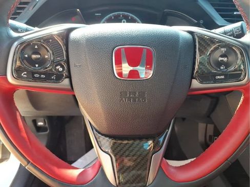 Used 2018 Honda Civic Type R image 13
