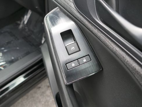 Used 2023 Nissan Rogue S FWD image 24