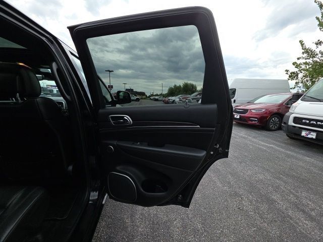 Used 2018 Jeep Grand Cherokee Overland AWD/4WD image 15