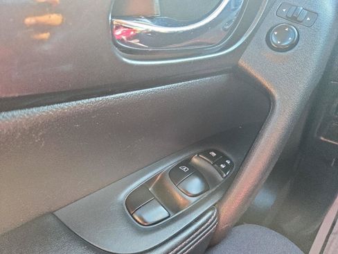 Used 2019 Nissan Rogue S w/ Special Edition Package AWD/4WD image 20