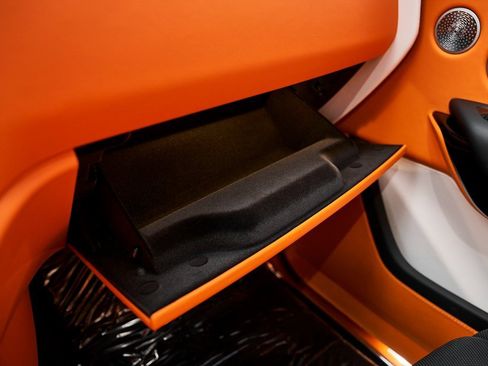 Used 2025 Rolls-Royce Cullinan image 94