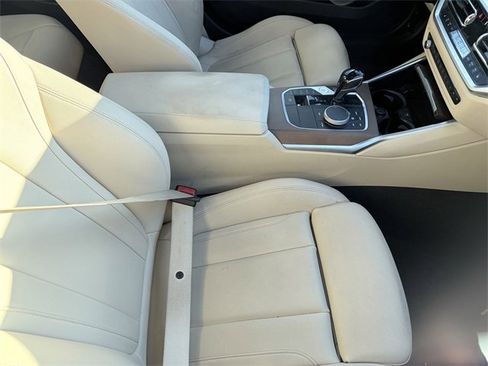 Used 2019 BMW 330i Sedan w/ Driving Assistance Package image 5