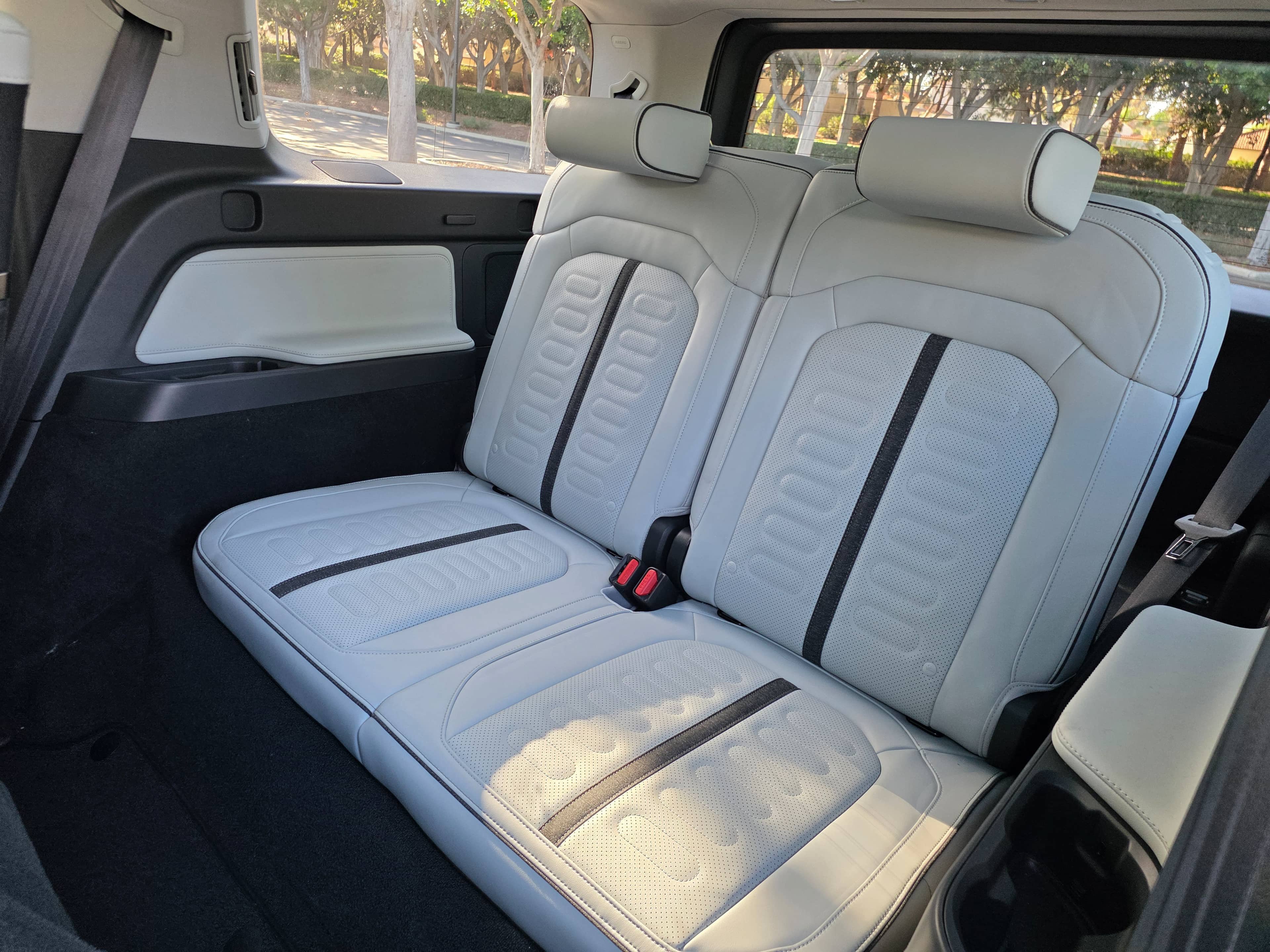 Used 2026 Rivian R1S Adventure Tri AWD/4WD image 2