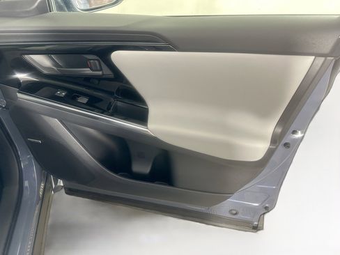 Used 2023 Subaru Solterra AWD image 33