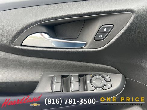 Used 2025 Buick Envista Preferred image 15