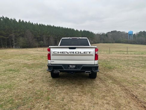 Used 2020 Chevrolet Silverado 1500 LT Trail Boss image 6