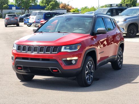 Used 2019 Jeep Compass Trailhawk w/ Leather Interior Group AWD/4WD image 4