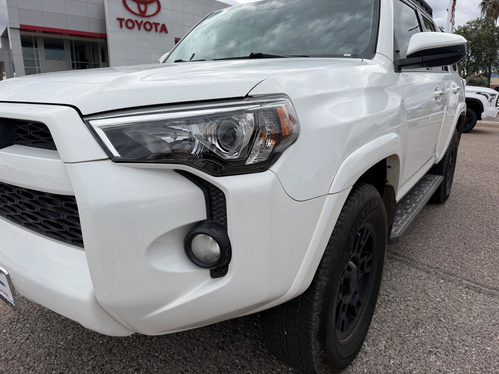 Used 2017 Toyota 4Runner SR5 AWD/4WD image 10