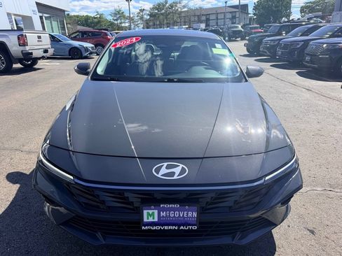 Used 2024 Hyundai Elantra Limited FWD image 10