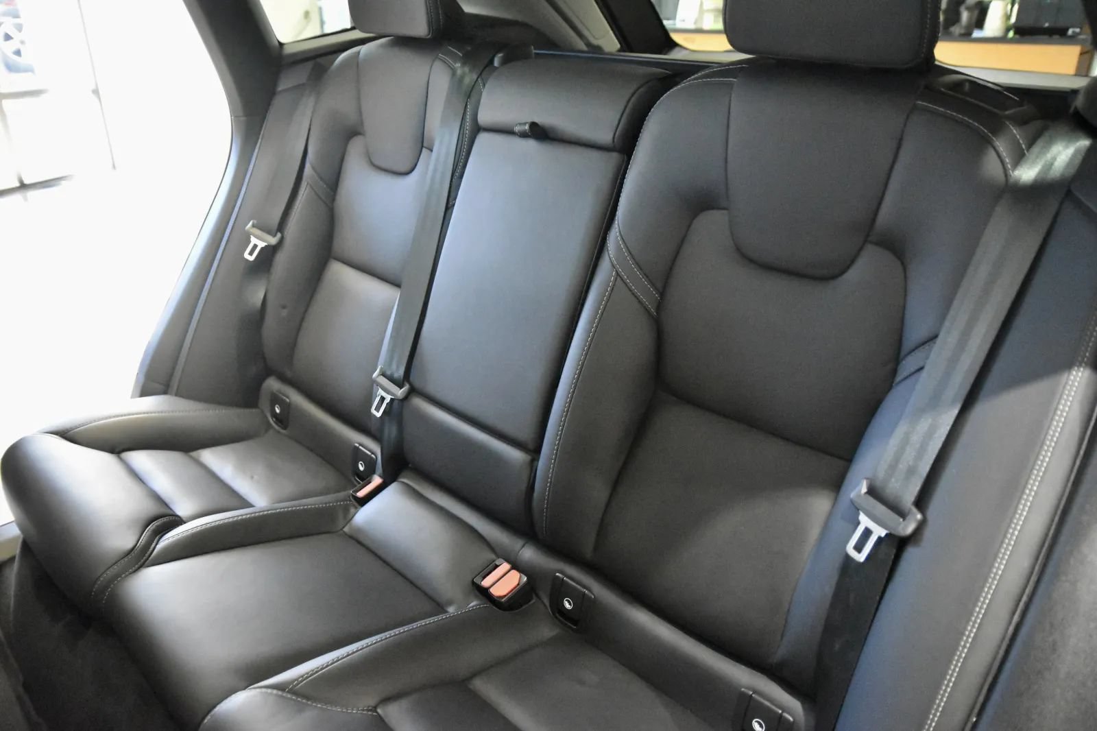 Used 2024 Volvo XC60 B5 Ultimate w/ Climate Package AWD/4WD image 21
