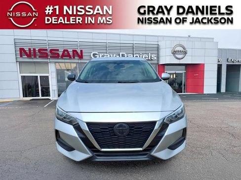 Used 2022 Nissan Sentra SV FWD image 2