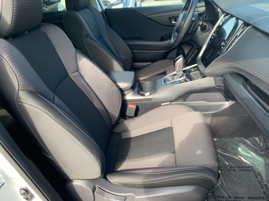 Used 2025 Subaru Outback Premium AWD/4WD image 20