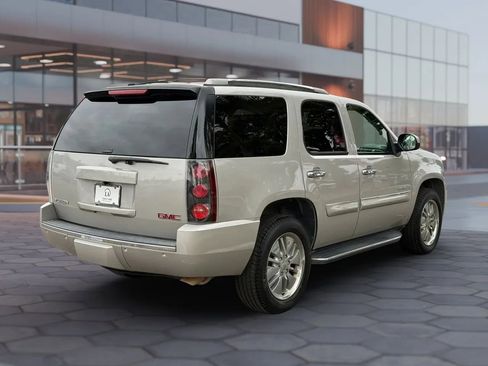 Used 2007 GMC Yukon Denali AWD/4WD image 6