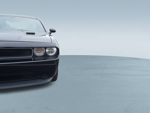 Used 2012 Dodge Challenger SXT image 29