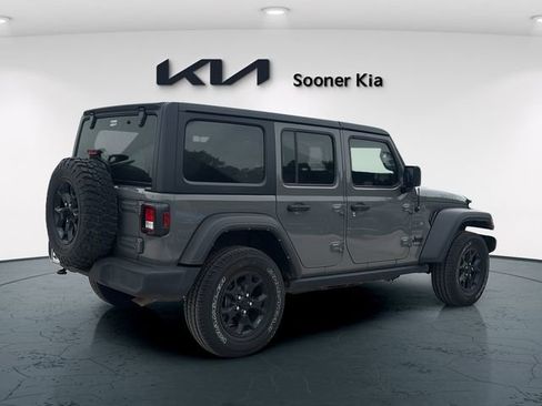 Used 2022 Jeep Wrangler Unlimited Sport AWD/4WD image 6