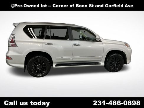 Used 2014 Lexus GX 460 w/ Premium Package AWD/4WD image 6