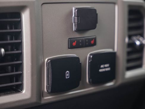 Used 2020 Ford F150 Lariat w/ Equipment Group 502A Luxury image 34