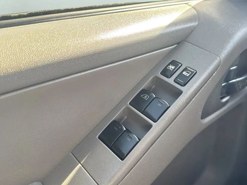 Used 2006 Nissan Frontier LE w/ (X01) Leather Pkg AWD/4WD image 15