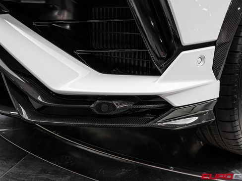 Used 2024 Lamborghini Urus Performante AWD/4WD image 13