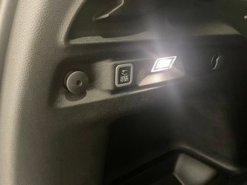Used 2025 Jeep Grand Cherokee L Altitude AWD/4WD image 29