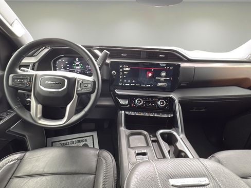 Used 2024 GMC Sierra 2500 Denali w/ Denali Reserve Package image 9