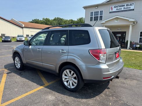 Used 2011 Subaru Forester 2.5X Premium w/ All-Weather Pkg AWD/4WD image 8