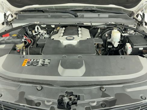 Used 2018 Cadillac Escalade Luxury image 32