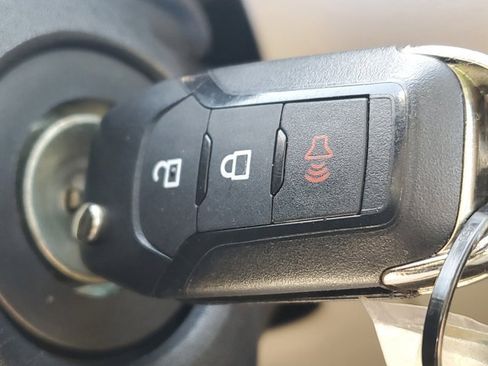 Certified 2021 Ford EcoSport S image 30