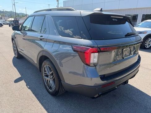 Used 2026 Ford Explorer ST-Line w/ ST-Line Street Pack AWD/4WD image 4