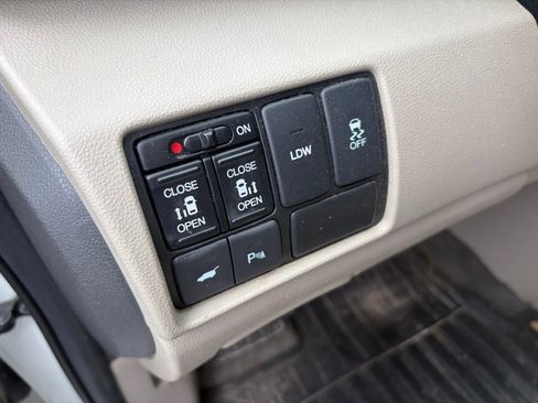 Used 2014 Honda Odyssey Touring image 13