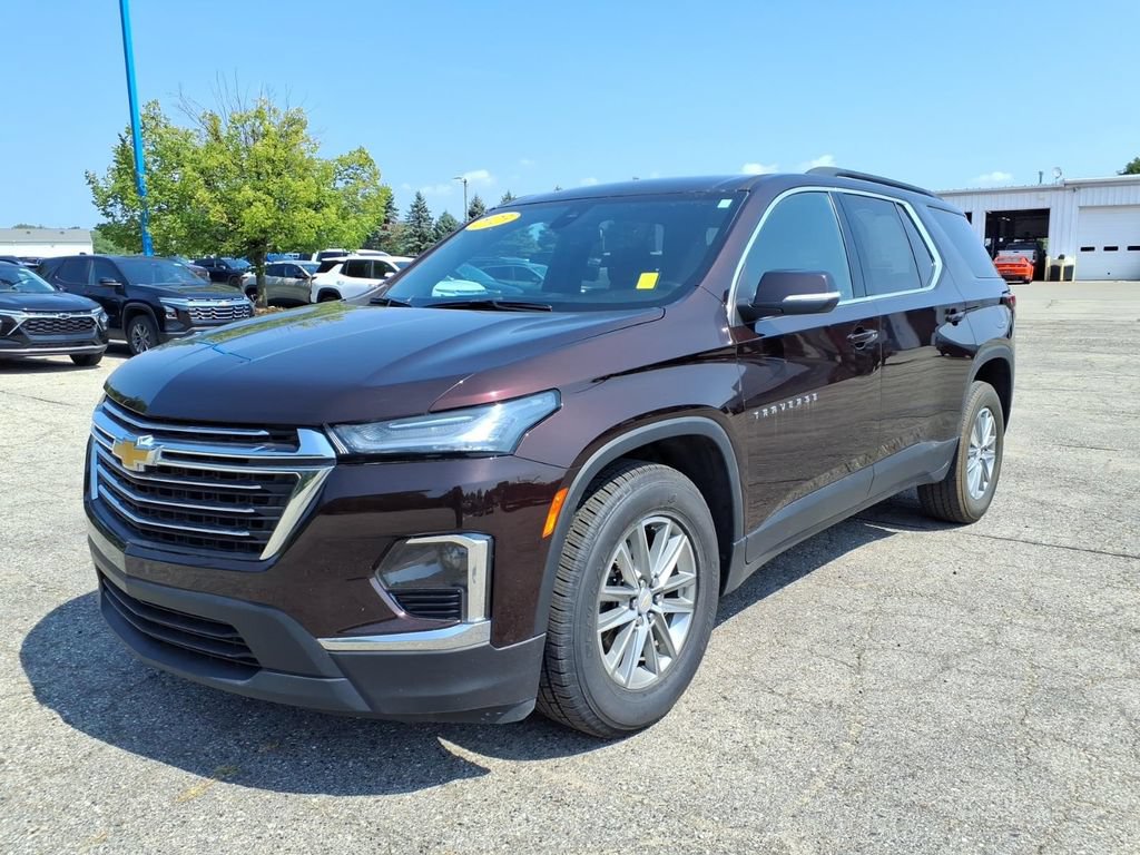 Used 2023 Chevrolet Traverse LT AWD/4WD image 3