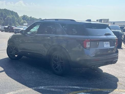 Used 2025 Ford Explorer ST AWD/4WD image 6