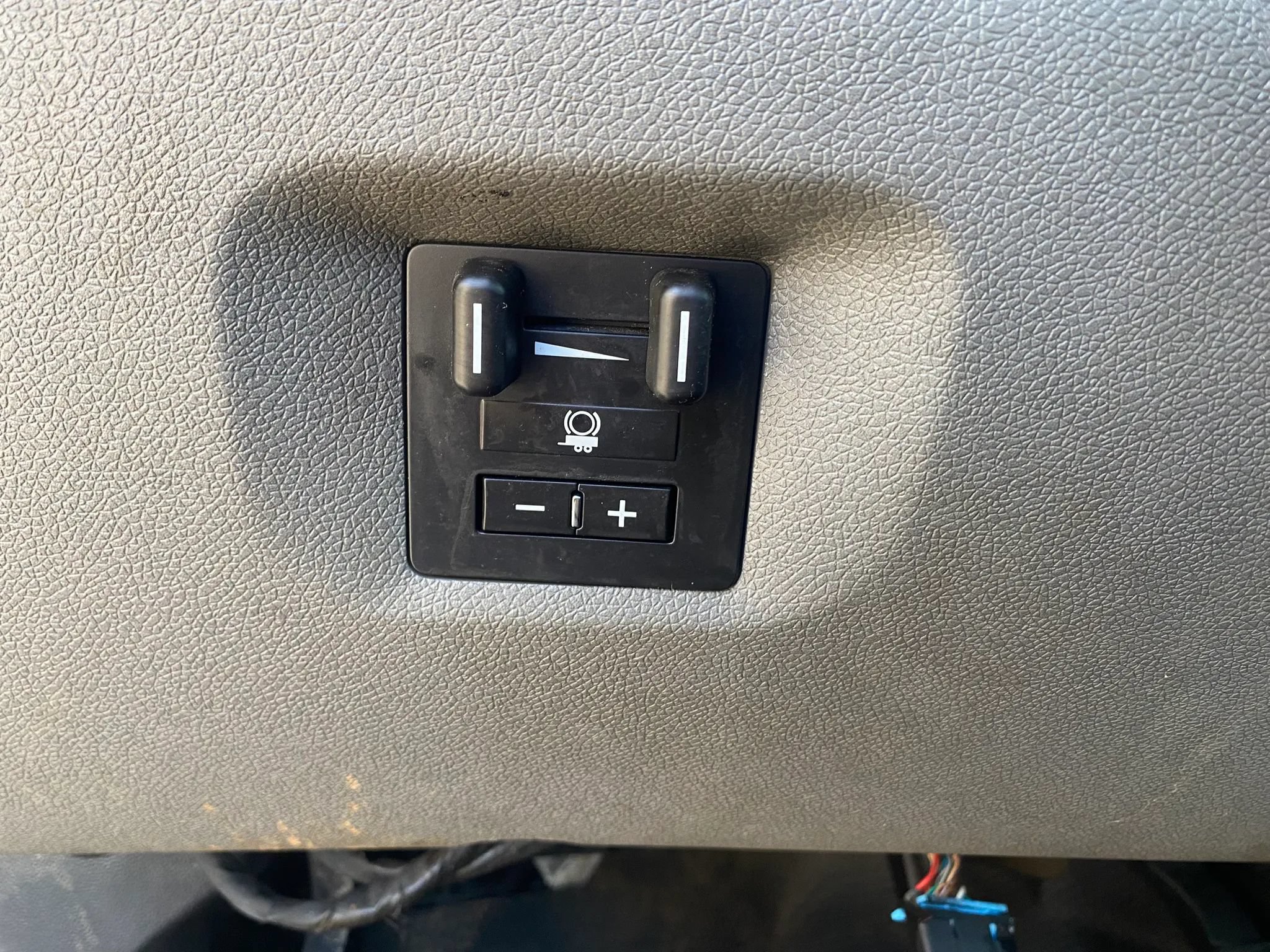 Used 2014 Chevrolet Silverado 3500 W/T RWD image 17