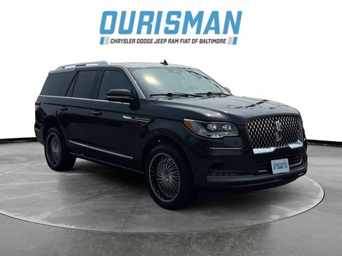 Used 2023 Lincoln Navigator 4WD image 1