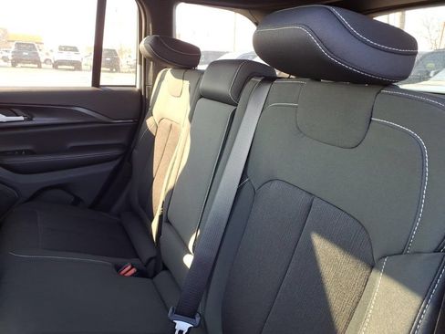 New 2026 Jeep Grand Cherokee Laredo X AWD/4WD image 12