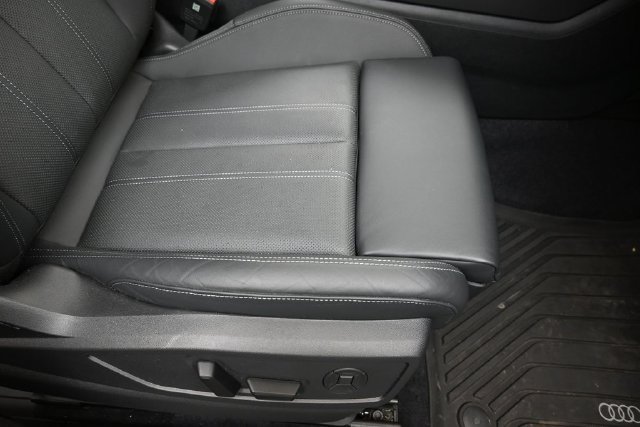 Used 2025 Audi Q5 Premium Plus w/ Premium Plus AWD/4WD image 12