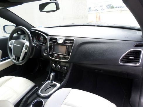 Used 2012 Chrysler 200 Limited image 11