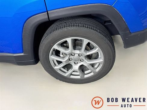 Used 2022 Jeep Compass Latitude w/ Sun and Sound Group AWD/4WD image 38