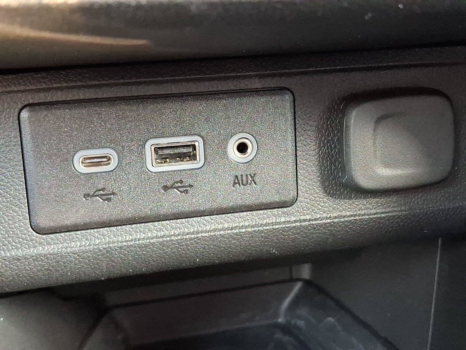 Used 2023 Buick Encore GX Select w/ Sport Touring Package FWD image 25