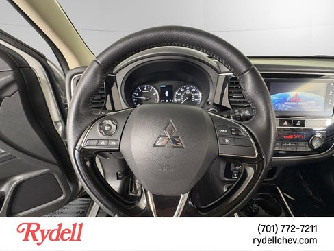 Used 2019 Mitsubishi Outlander ES image 13