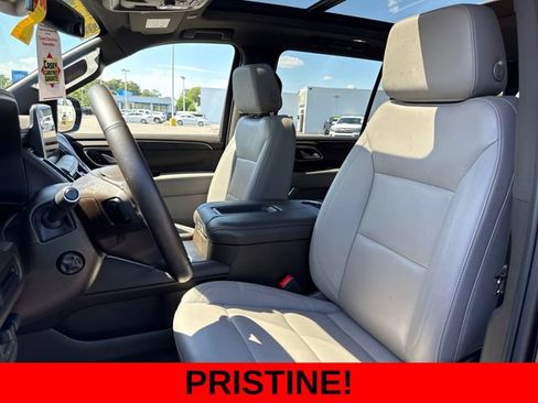Used 2024 Chevrolet Suburban Z71 w/ Luxury Package AWD/4WD image 14