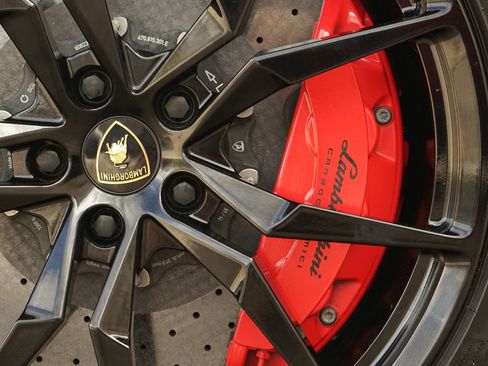 Used 2015 Lamborghini Aventador LP 700-4 image 40