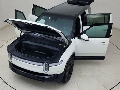 Used 2024 Rivian R1S Adventure image 85