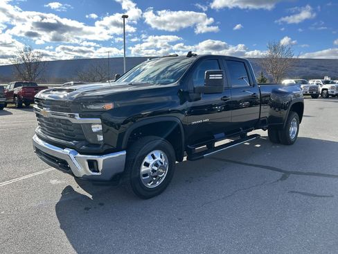 New 2026 Chevrolet Silverado 3500 LT image 3