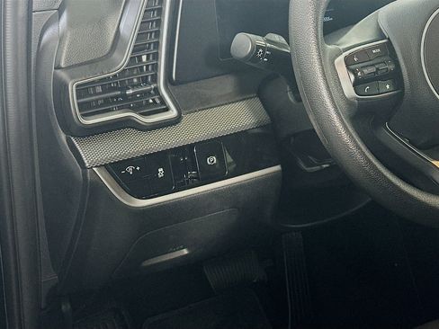 Used 2025 Kia Sportage LX image 16